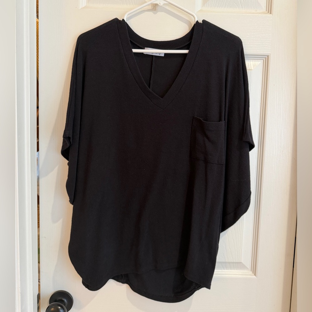 Charlotte Avery Dolman Sleeve Black Boxy Top
